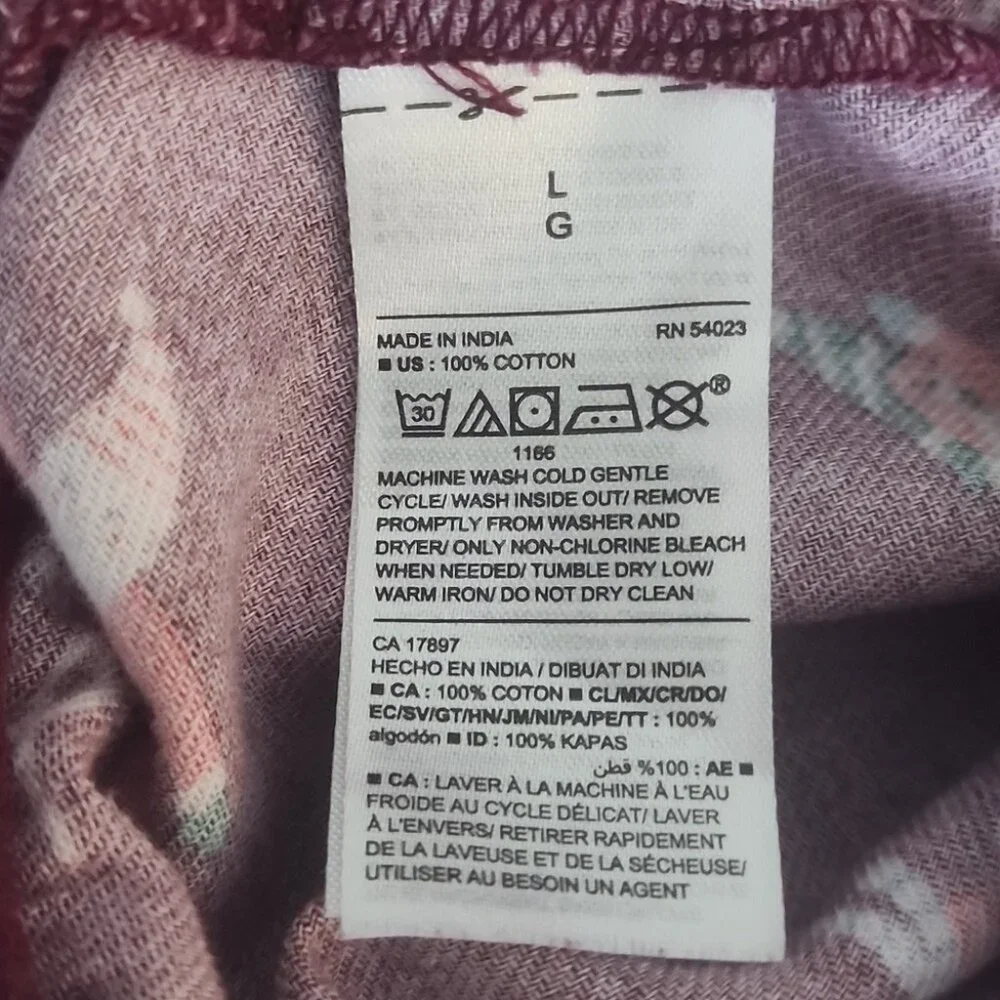 Old Navy Christmas print pajama pants size large